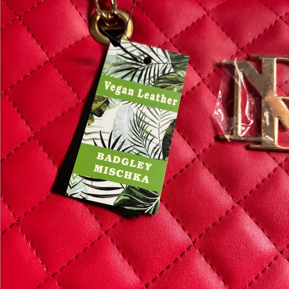 BADGLEY MISCHKA quilted purse red NWT 17” x 10” - Picture 9 of 11